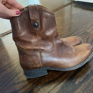 Women’s Frye boots, size 7.5! Barely used